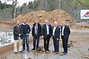 Herrarna vid grävningen för Tångas nya bad