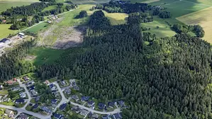 Flygbild över Kesberget, och omgivande bebyggelse