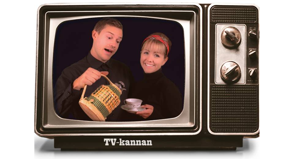 Bild på äldre tv samt två personer