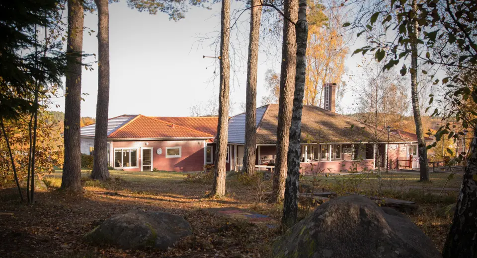 Fasad av förskolan Grodden på Hallaberget