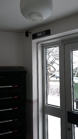 Port till samlad ingång med ett nyckelfri låsanordning upptill
