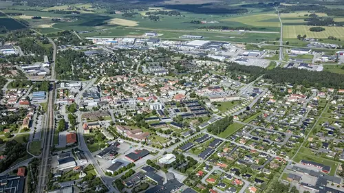 Flygfoto över Vårgårda tätort